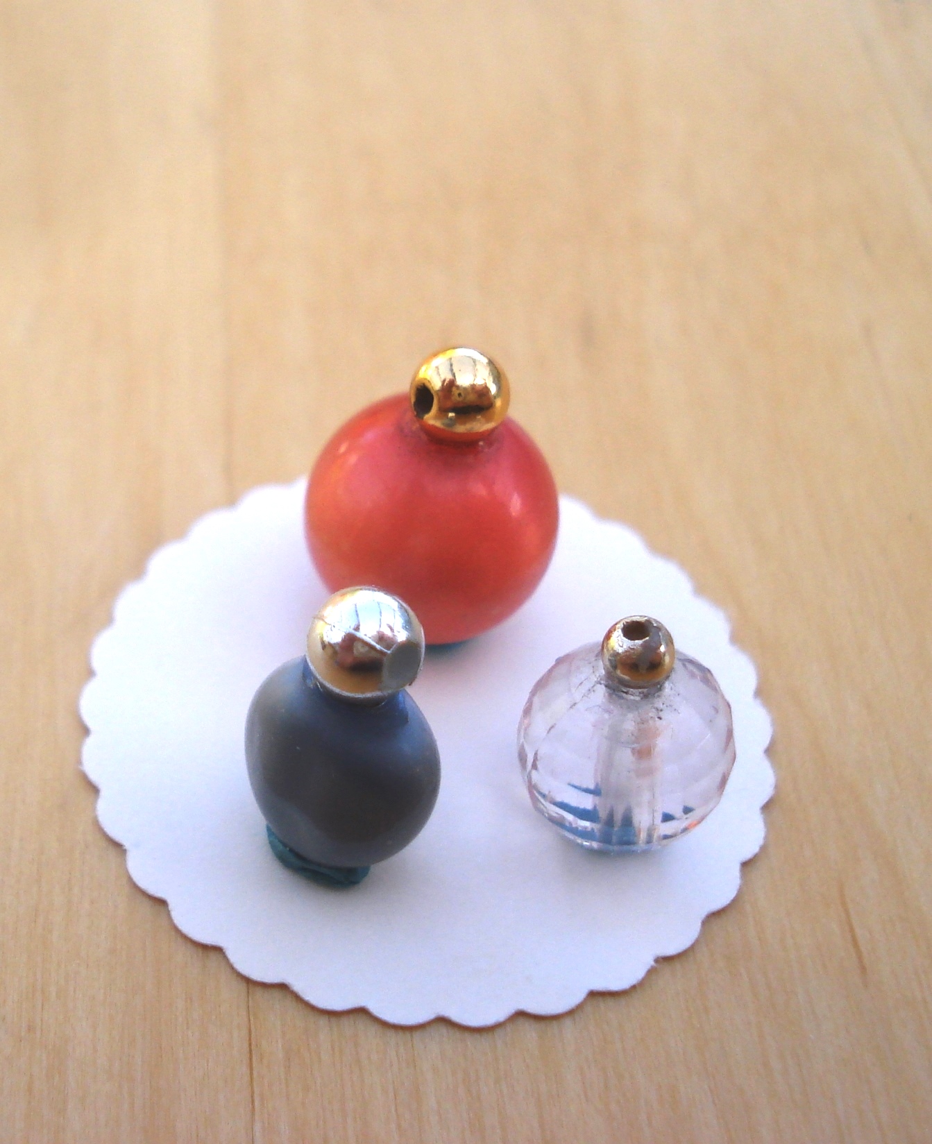 ENSEMBLE DE 3 MINI FLACONS DE PARFUMS rf 5 chelle poupes 29 c
